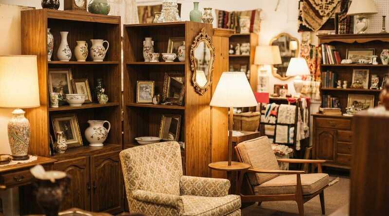 The Ultimate Guide to Thrift Store Decorating